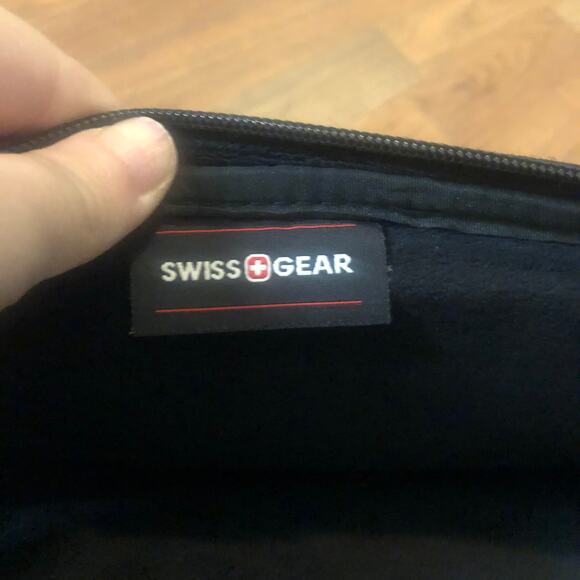 Swiss Gear Laptop Bag - Picture 4 of 5